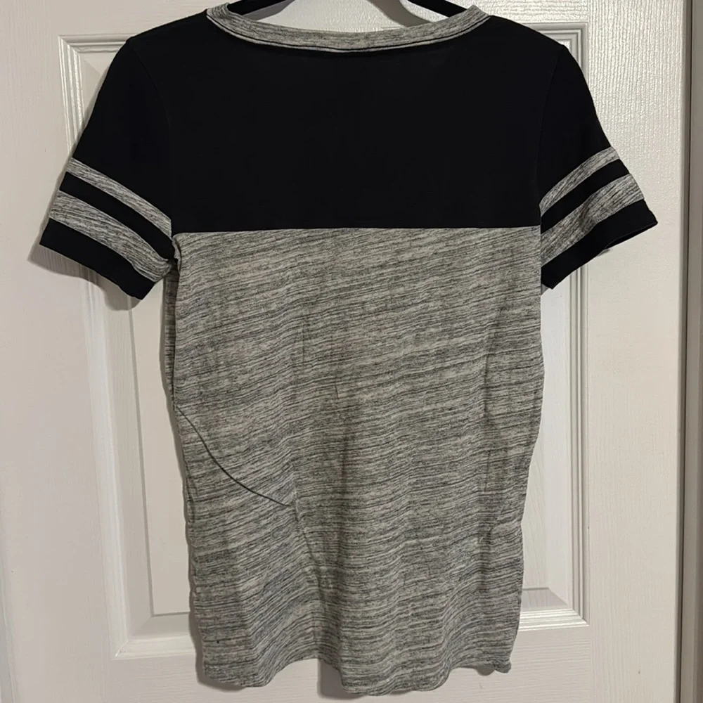 VS PINK T-Shirt - Picture 3 of 3